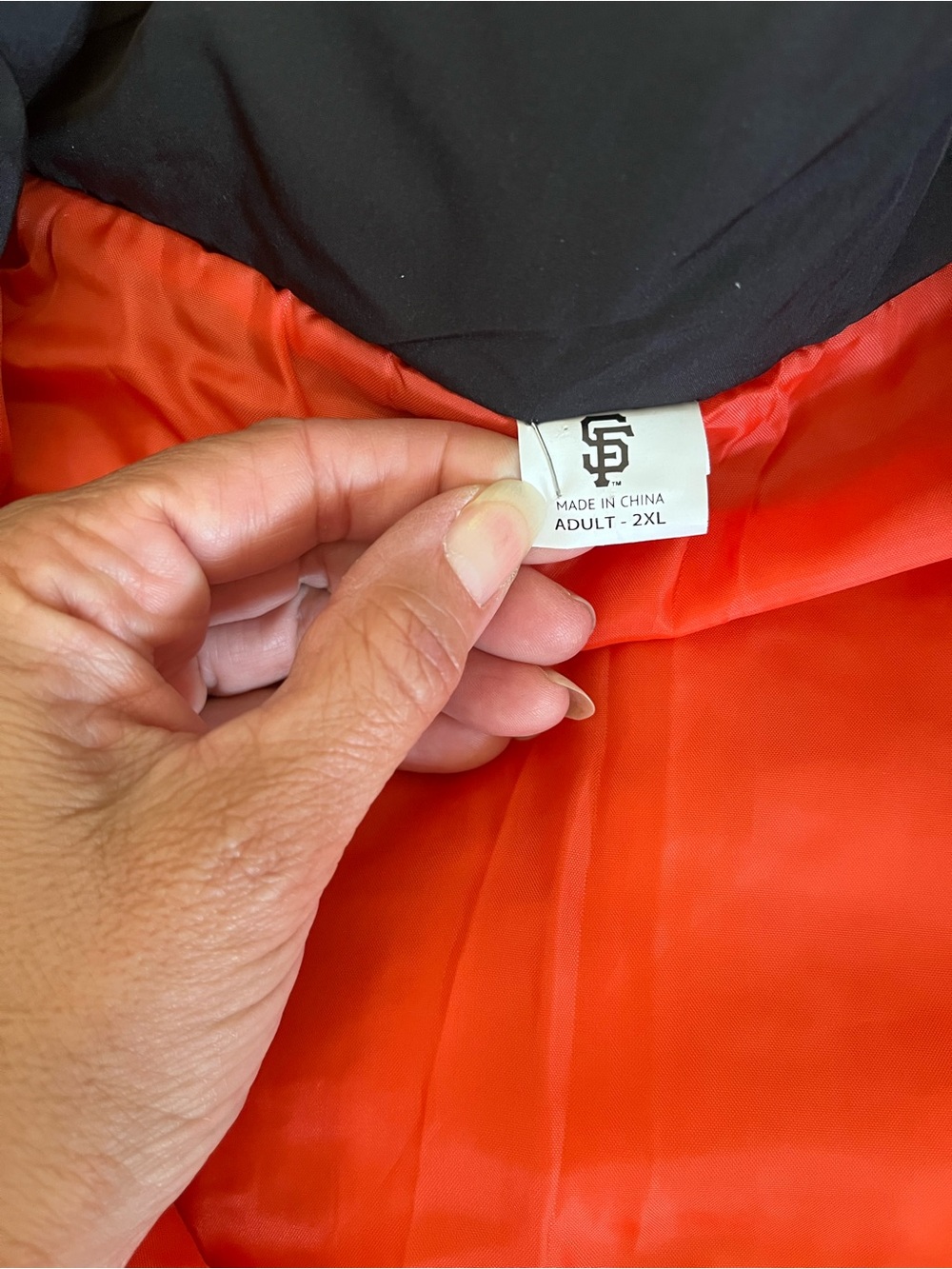 San Francisco Giants Men's Black & Orange Puffer Vest - Picture 2 of 4